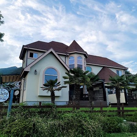 American Village Pension Manoa نامهاي المظهر الخارجي الصورة