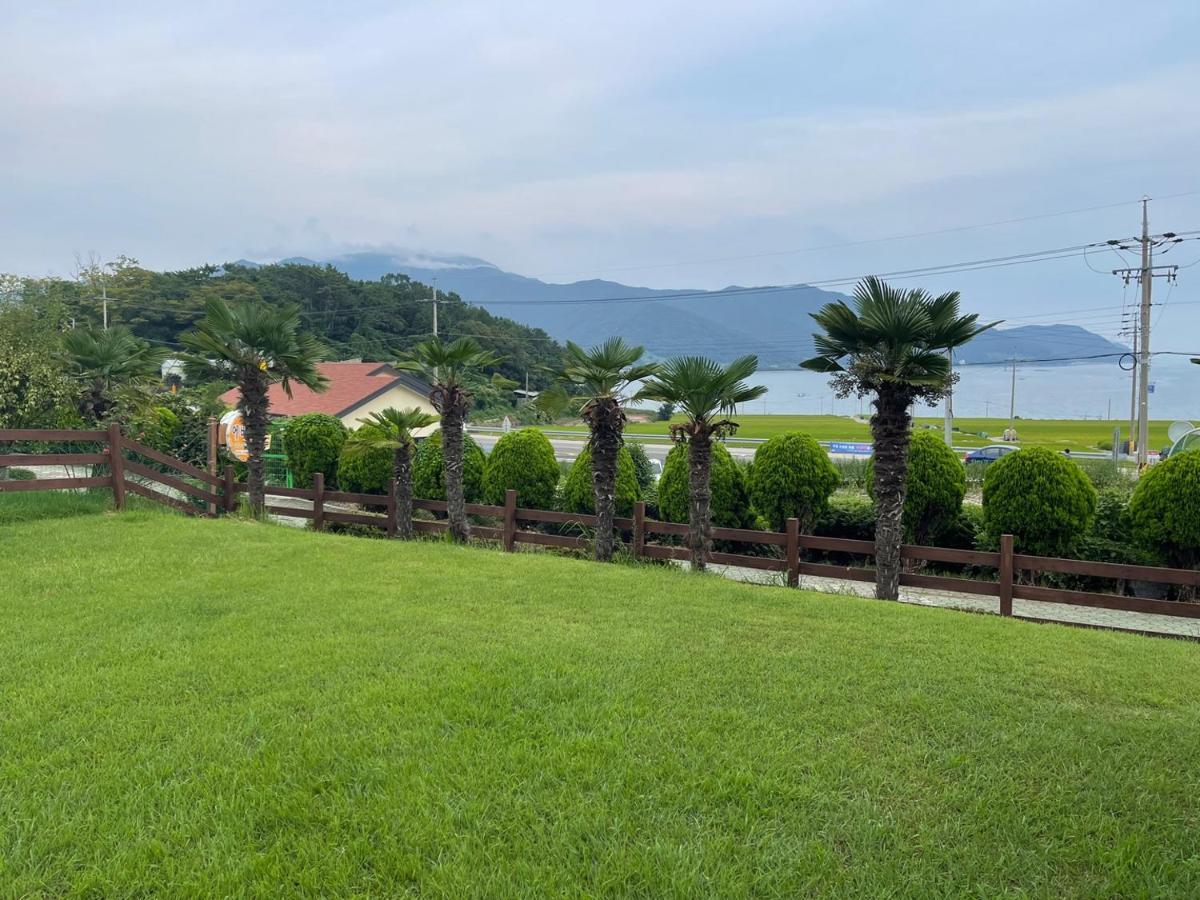 American Village Pension Manoa نامهاي المظهر الخارجي الصورة