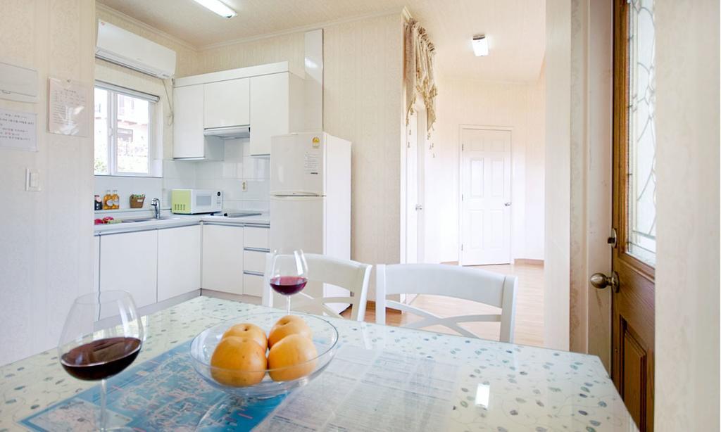 American Village Pension Manoa نامهاي الغرفة الصورة