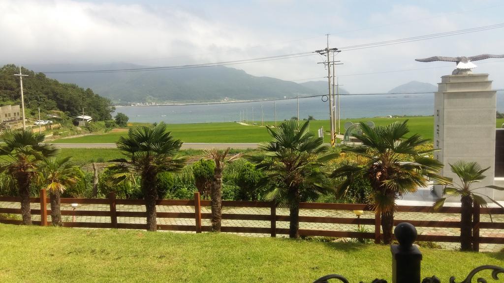 American Village Pension Manoa نامهاي الغرفة الصورة