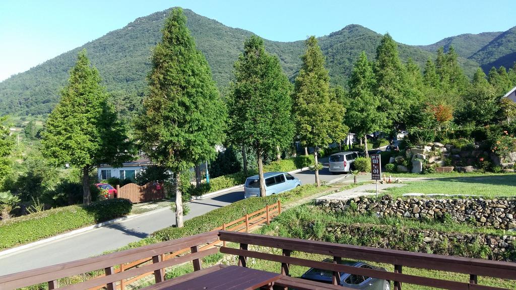 American Village Pension Manoa نامهاي الغرفة الصورة